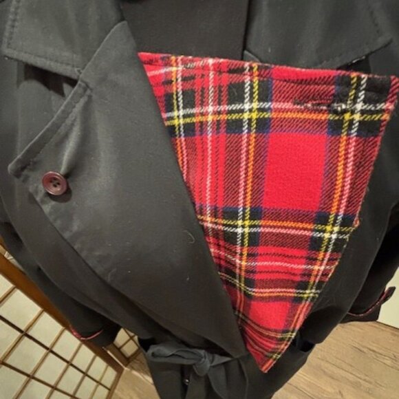 Changeable accents trench coat - Picture 7 of 11